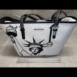 Statue of Liberty large Michael Kors bag